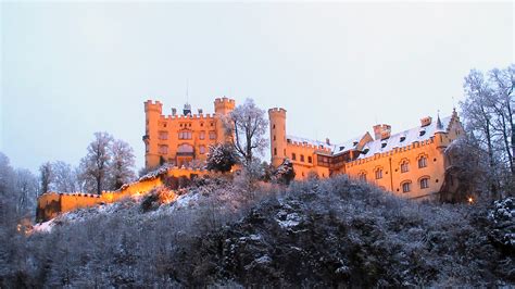 File:DE Bavaria Hohenschwangau castle Nov.jpg - Wikimedia Commons