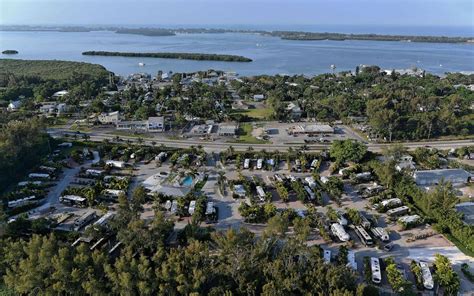 Holiday Cove RV - Bradenton RV Condos