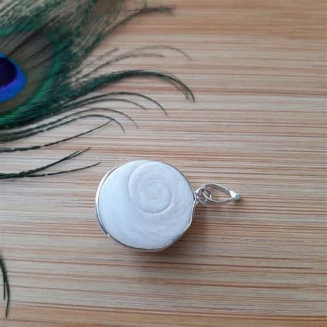 Gomti chakra pendant - Dr Vedant Sharmaa