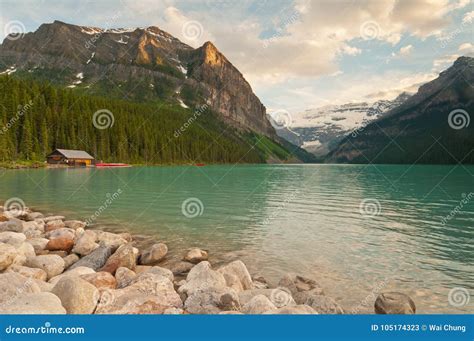 Lake Louise with glacier stock image. Image of nature - 105174323