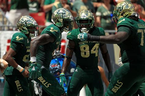 USF Football Rises to No. 20 in Coaches Poll, No. 21 in AP - The Daily ...