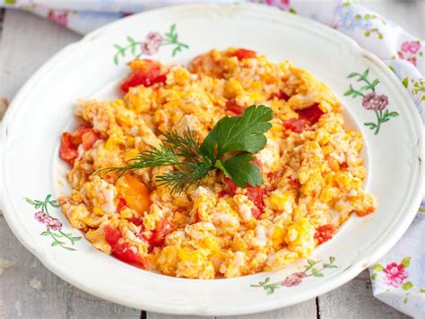 Stir-Fried Egg and Tomato Recipe and Nutrition - Eat This Much