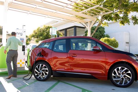 BMW i3 Charges at First Ever Charging Station with Combo-Charging DC Fast Charging