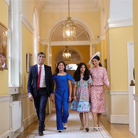 Everything You Need To Know About UK PM Rishi Sunak And His Wife Akshata Murthy's Net Worth ...