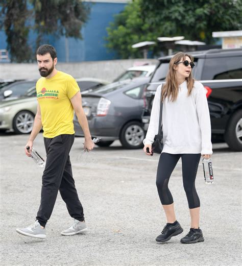 ELIZABETH OLSEN and Robbie Arnett Out in Los Angeles 06/03/2019 ...