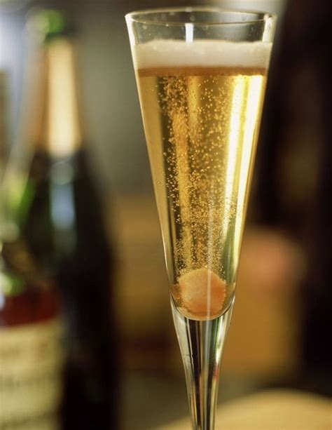 20 Best Champagne Cocktails - Easy Champagne Drink Recipes We Love