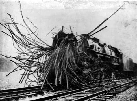 24 Bizarre Vintage Photos of Steam Engines After a Boiler Explosion From the Late 19th and Early ...