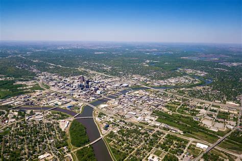 Aerial photo of Des Moines, Iowa from 10,000 feet image - Free stock ...