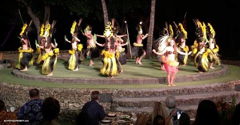 Old Lahaina Luau Review | Information on all Maui Luaus