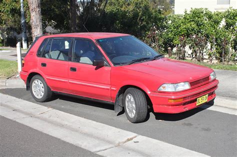 1990 Toyota Corolla Deluxe - Sedan 1.6L Manual