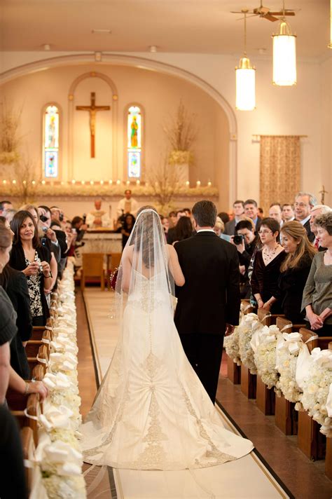 Wedding Ceremony Ideas: 13 Décor Ideas for a Church Wedding - Inside ...