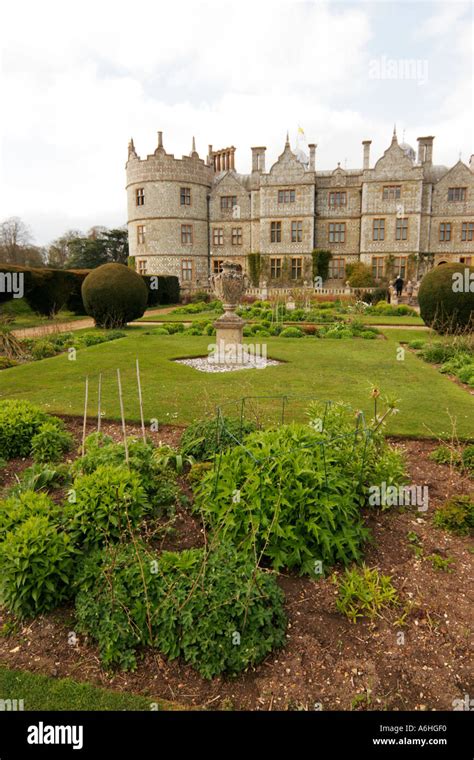 Longford Castle Wiltshire England UK Formal Garden Stock Photo - Alamy