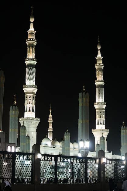 Premium Photo | Madina Mosque at night