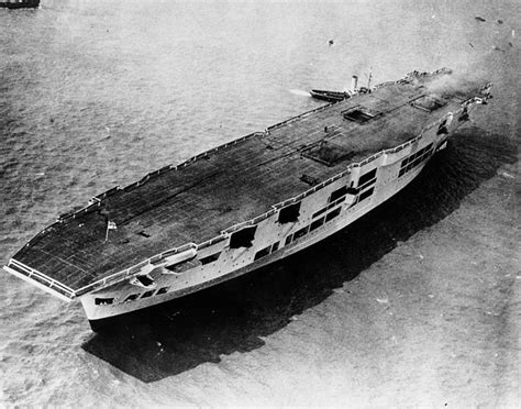 [Photo] Ark Royal immediately after launching, 13 Apr 1937 | World War ...