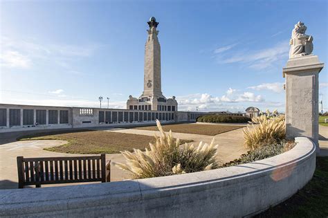 Learn about the different types of war memorials