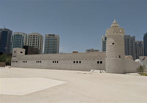 Explore the Local Abu Dhabi Culture for Free – Fascinating Things to Do | The Luxury Travel Channel