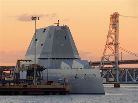 Zumwalt-class destroyer USS Michael Monsoor.[3470x2603] : r/WarshipPorn