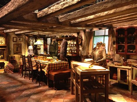 Weasley kitchen | Harry potter studio tour, Studio tour, Bar table