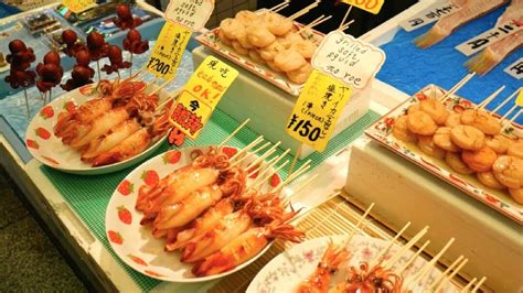 JAPANESE STREET FOOD TOUR - Nishiki Market, KYOTO, Japan - La Vie Zine