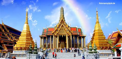 Der Wat Phra Kaew ist der groesste Tempel in Bangkok. Bild bitte anklicken! Foto & Bild | world ...