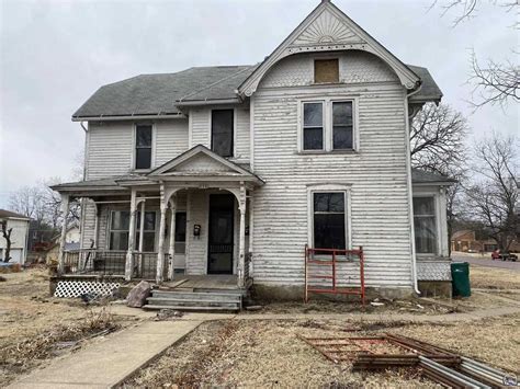 c. 1900 in Holton, KS - Old House Dreams