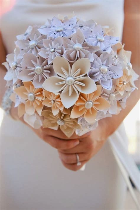 origami-fleur-arrangement-bouquet-mariée Origami Flowers Diy, Origami Flower Bouquet, Paper ...