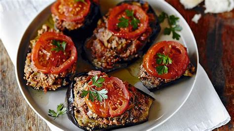 Stuffed eggplant with lamb or beef (karniyarik) recipe | LEBANESE RECIPES