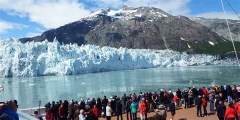 Top 5 Reasons to Book a Balcony Cabin in Alaska