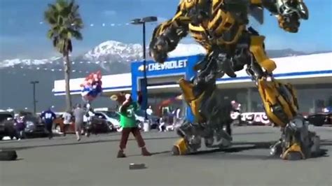 REAL TRANSFORMER - BUMBLEBEE - ANGRY ROBOT - YouTube