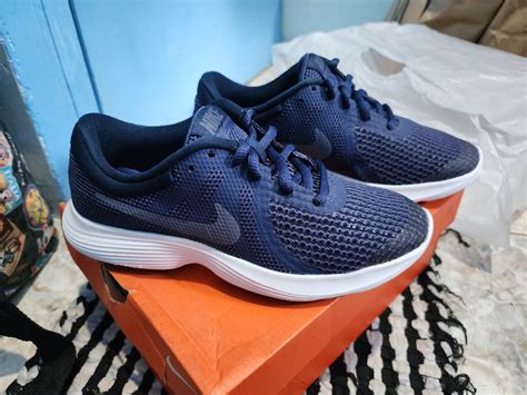 Nike Revolution 4 (GS) on Carousell