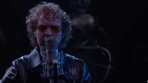 Beck Performs Melancholy ‘Thinking About You’ On ‘Kimmel’ With Blake ...