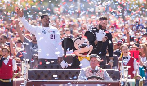 Super Bowl stars appear in victory parade at Disneyland