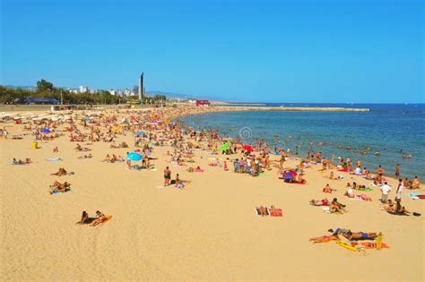 La Nova Icaria Beach, in Barcelona, Spain Editorial Stock Image - Image ...