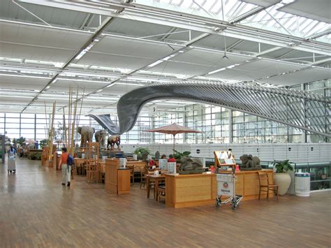 File:Munich Airport T2 L5 restaurants.jpg - 维基百科，自由的百科全书