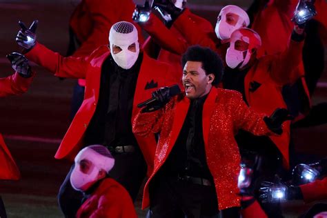 The Weeknd Super Bowl Halftime Show 2021 Performance Gives Viewers Whiplash