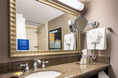 DoubleTree by Hilton Dallas Market Center Dallas | Bookonline.com