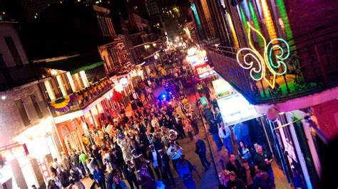 Mardi Gras and Bourbon Street– A New Orleans Classic! - Bourbon Vieux ...