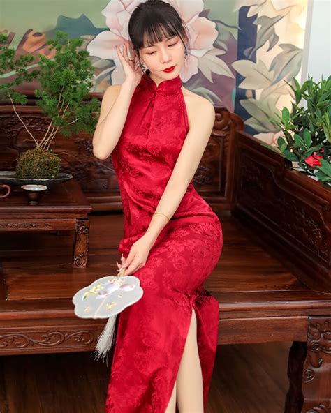 Sleeveless Jacquard Red Chinese Wedding Dress - Weqipao