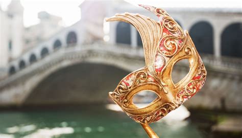 CARNEVALE DI VENEZIA - Unde istoria valsează cu distracția - Youth.md