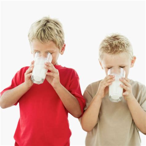 Milk for kids: how much should they drink?