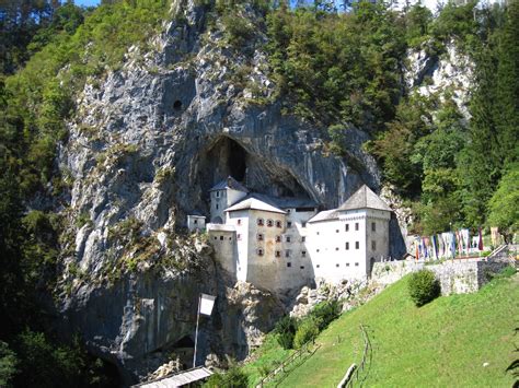 Ljubljana to Postojna Cave & Predjama Castle - Slovenia Tours