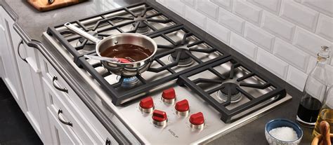 Wolf 36" Professional Gas Cooktop - 5 Burners (CG365P/S)