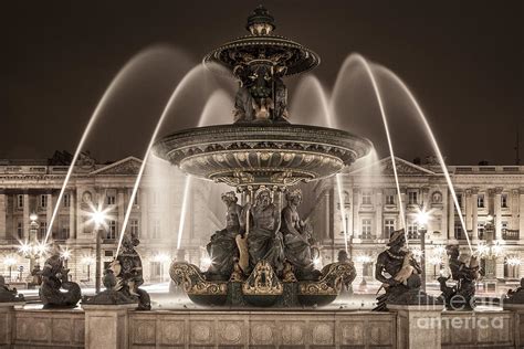 Paris Fountain Photograph by Brian Jannsen - Fine Art America