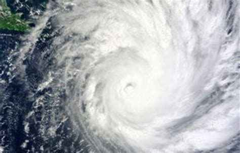 Giant cyclone closes in on Australia – The Mail & Guardian