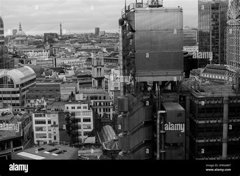 Modern Architecture In Central London, LLoyds Famous Bank building ...