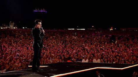 Robbie Williams: Live at Knebworth - Robbie Williams Image (3437181) - Fanpop