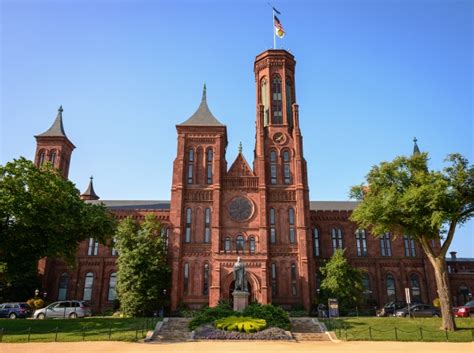 Smithsonian Castle - modlar.com