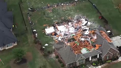 FEMA administrator surveys Oklahoma tornado damage with the state’s ...