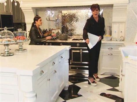 Kris Jenner kitchen | Kris jenner kitchen, Luxury kitchens, Kris jenner house