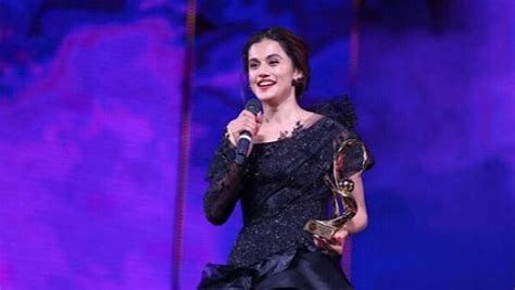 Taapsee Pannu Wins Best Actress Award For Badla At Zee Cine Awards | Writes A Thank You Note ...